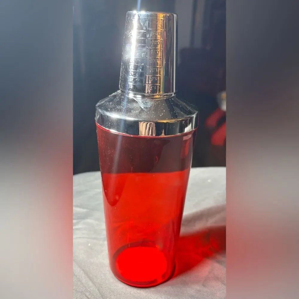New Red Cocktail Shaker with Silver Lid - Home Kitchen Bar Mixer